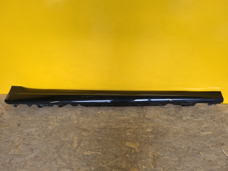 Накладка порогу зовнішня права BMW 3 SERIES (G20//G80/G28) 2019- 51128069382