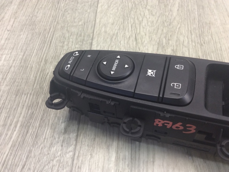 Блок керування склопідіймачами KIA NIRO 16- 93570G5240 — 3