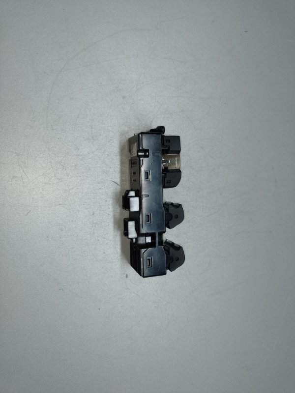 Блок керування склопідіймачами FORD ECOSPORT 18-22 GN1Z-1452-9H — 4