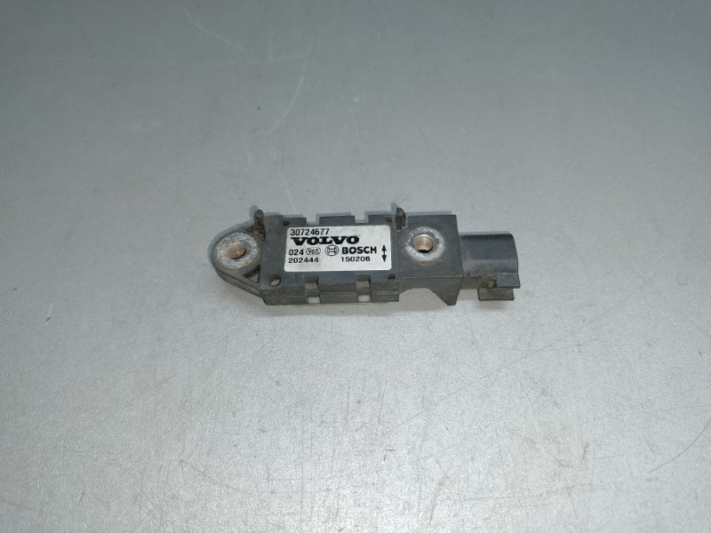 Датчик удару VOLVO XC70 00–07 30724677