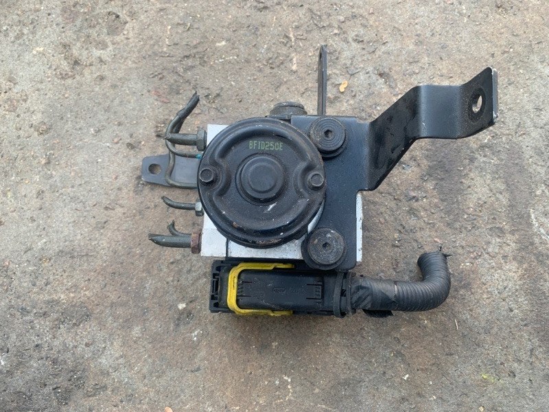 Блок антиблокувальної системи HYUNDAI TUCSON 04-10 58920-2E300 — 5