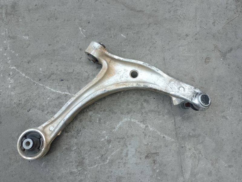 Важіль передньої підвіски нижній лівий HONDA ODYSSEY 05-10 51360-SHJ-A03 — 2