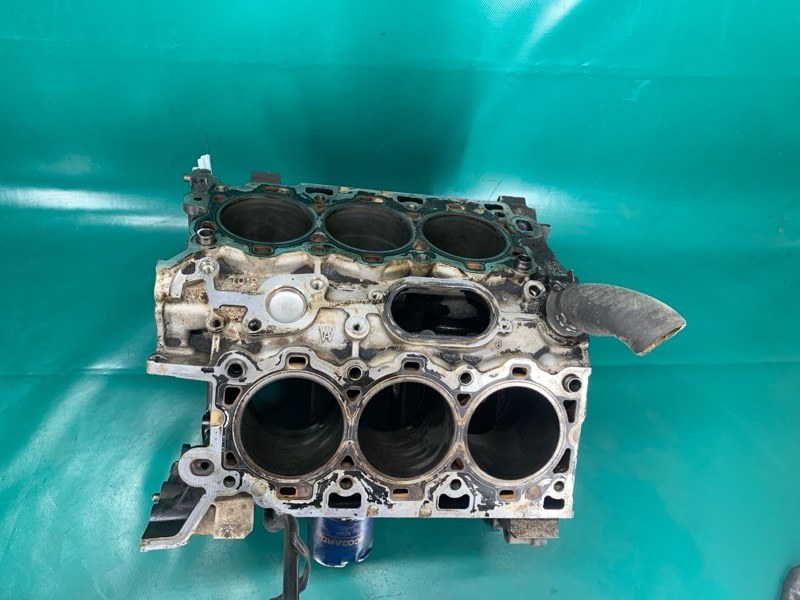Блок двигуна MAZDA TRIBUTE 00-07 AJ03-02-200 — 3