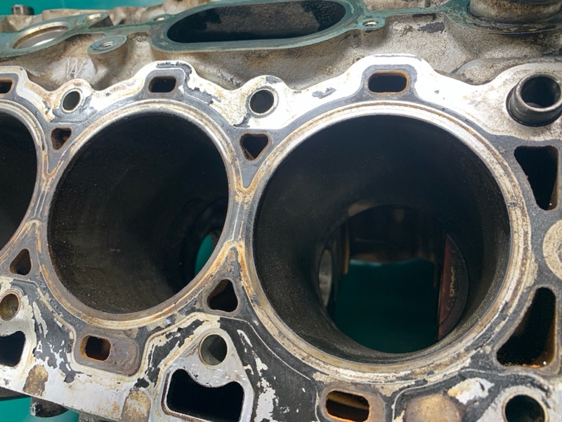 Блок двигуна MAZDA TRIBUTE 00-07 AJ03-02-200 — 5