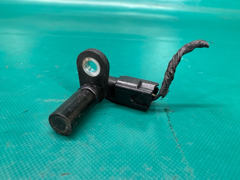Датчик положення распредвала MAZDA TRIBUTE 00-07 GY01-18-230