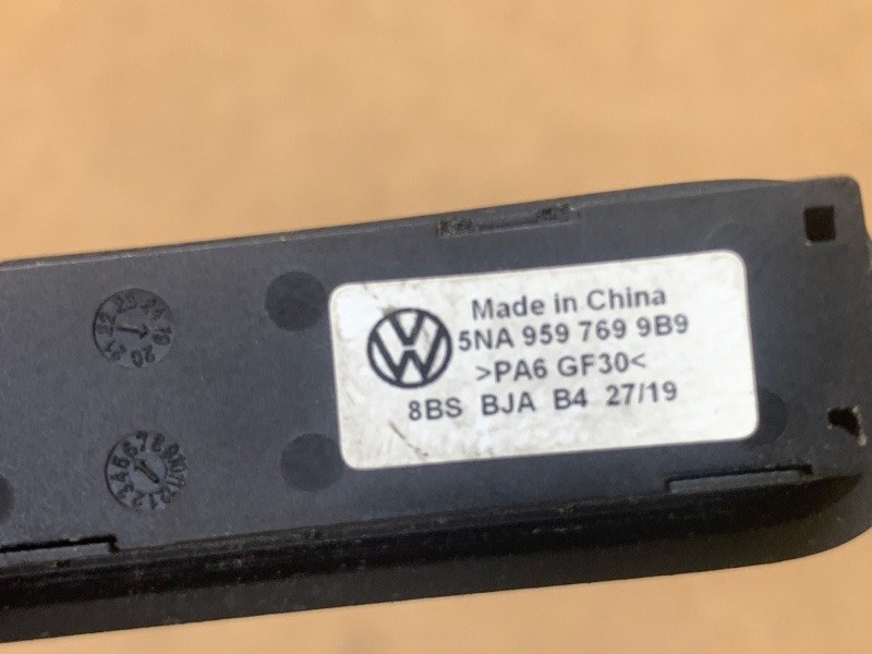 Блок кнопок пам'яті сидінь VOLKSWAGEN JETTA USA 18- 5NA 959 769 9B9 — 3