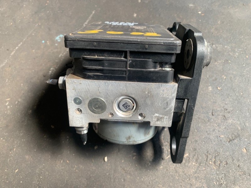 Блок антиблокувальної системи VOLKSWAGEN JETTA USA 18- 5Q0 614 517 DP — 5