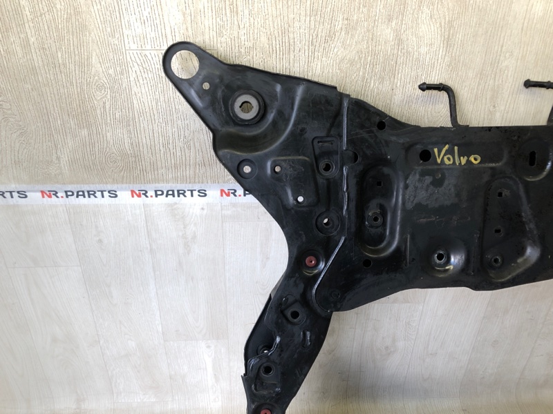 Балка передньої підвіски VOLVO XC90 15-19 32221046 — 2