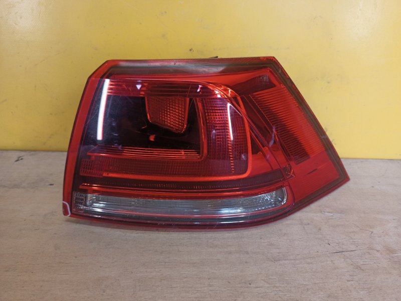 Ліхтар зовнішній задній правий VOLKSWAGEN GOLF 12-21 5G0945096P