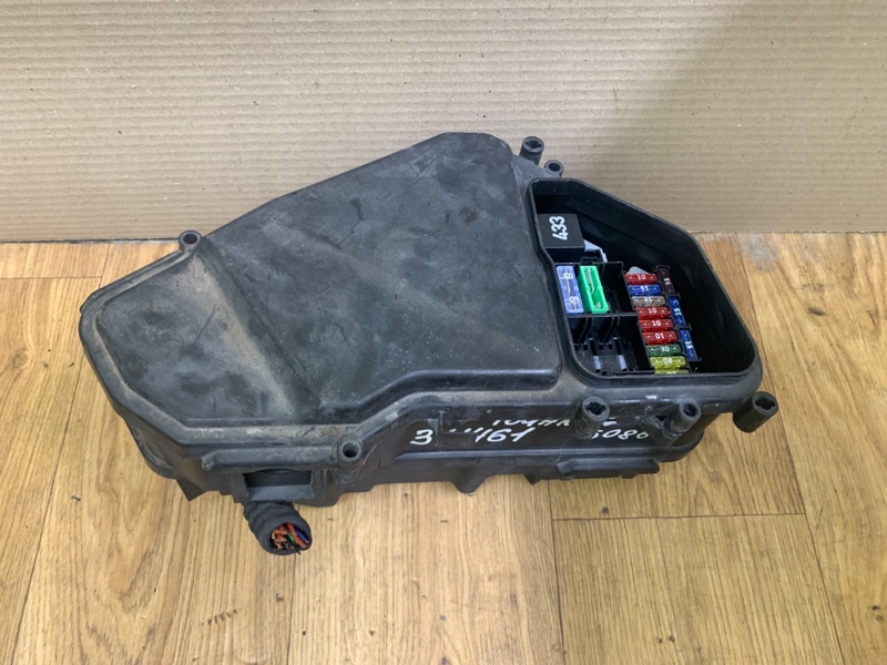 Блок запобіжників моторний відсік VOLKSWAGEN TOUAREG 02-10 7L0 907 295 J — 3