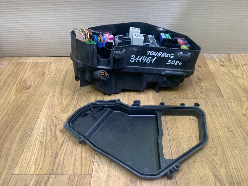 Блок запобіжників моторний відсік VOLKSWAGEN TOUAREG 02-10 7L0 907 295 J — 4