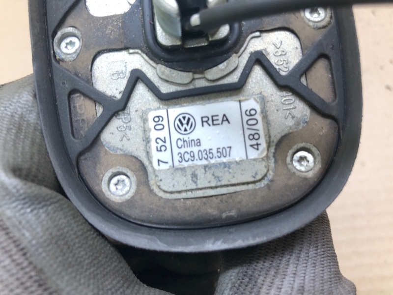 Антена VOLKSWAGEN TOUAREG 02-10 3C0 035 507 J — 2