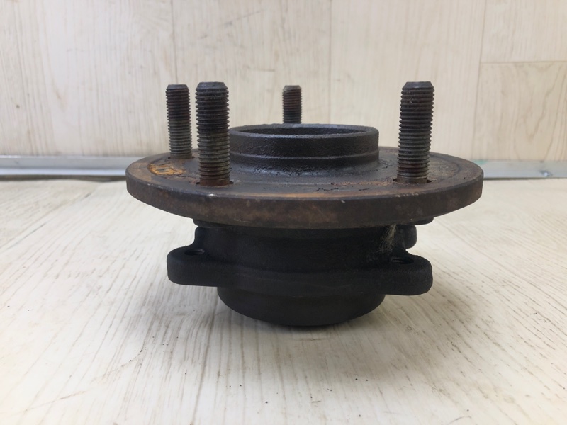 Маточина колеса задня DODGE GRAND CARAVAN 08- 68184746AA — 2