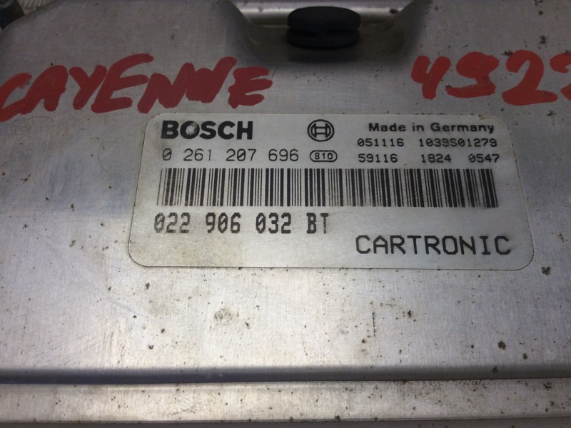 Блок керування двигуном PORSCHE CAYENNE 02-07 95561860200 — 2