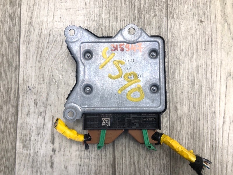 Блок керування AIRBAG FIAT 500L (330) 12-17 51967821 — 2