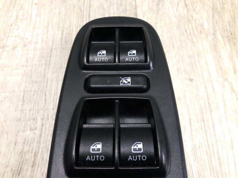 Блок керування склопідіймачами FIAT 500L (330) 12-17 735579258 — 3