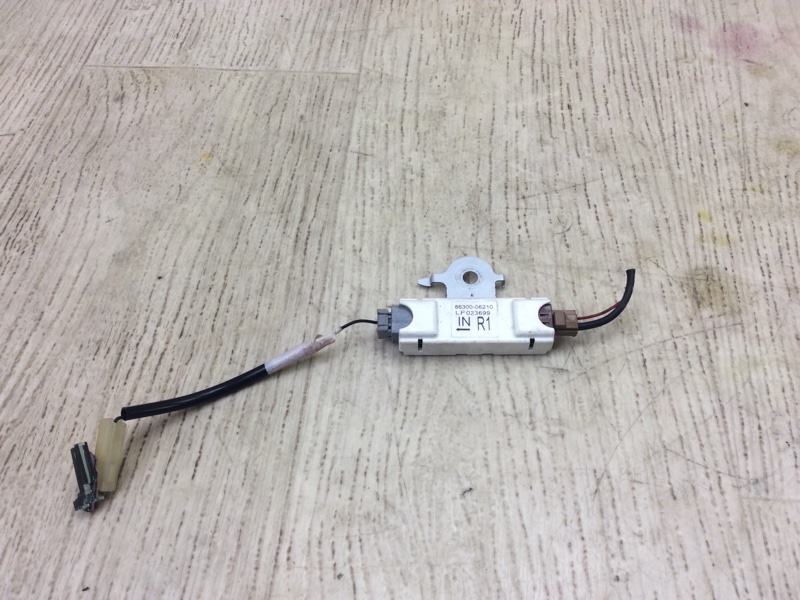 Антена TOYOTA CAMRY 70 17- 8630006210