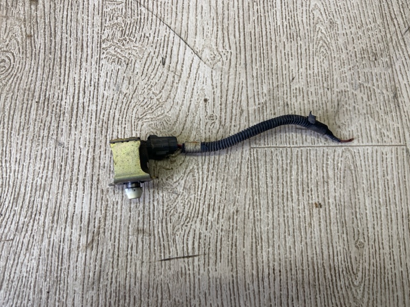 Клапан холостого ходу MITSUBISHI CARISMA 95-04 MD349808
