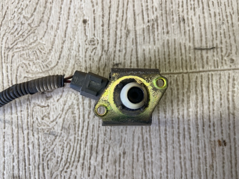 Клапан холостого ходу MITSUBISHI CARISMA 95-04 MD349808 — 3