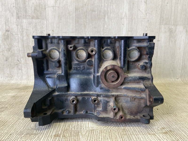 Блок двигуна MITSUBISHI CARISMA 95-04 MD307520 — 3