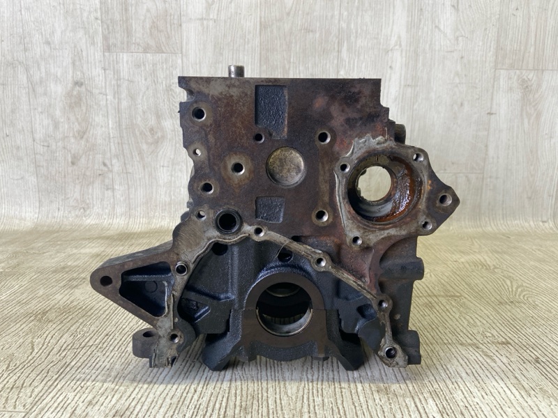 Блок двигуна MITSUBISHI CARISMA 95-04 MD307520 — 4