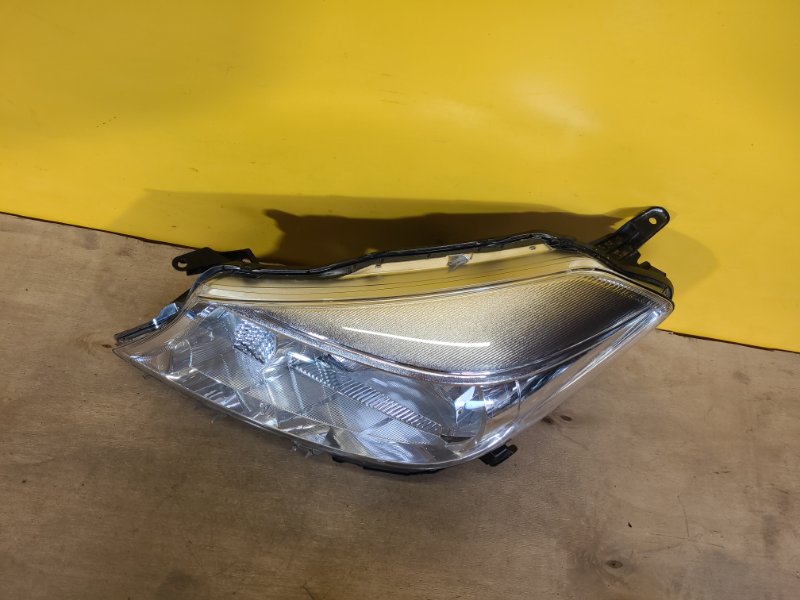 Фара ліва TOYOTA YARIS 11-20 811700D470 — 5