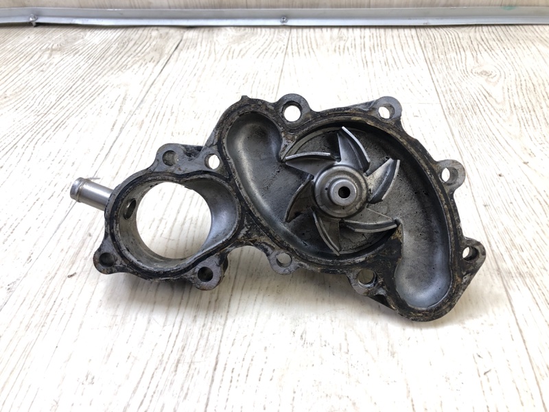 водяний насос TOYOTA LAND CRUISER 90 96-03 1610069395 — 2