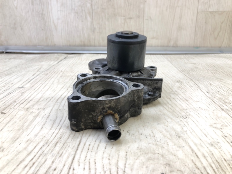 водяний насос TOYOTA LAND CRUISER 90 96-03 1610069395 — 5