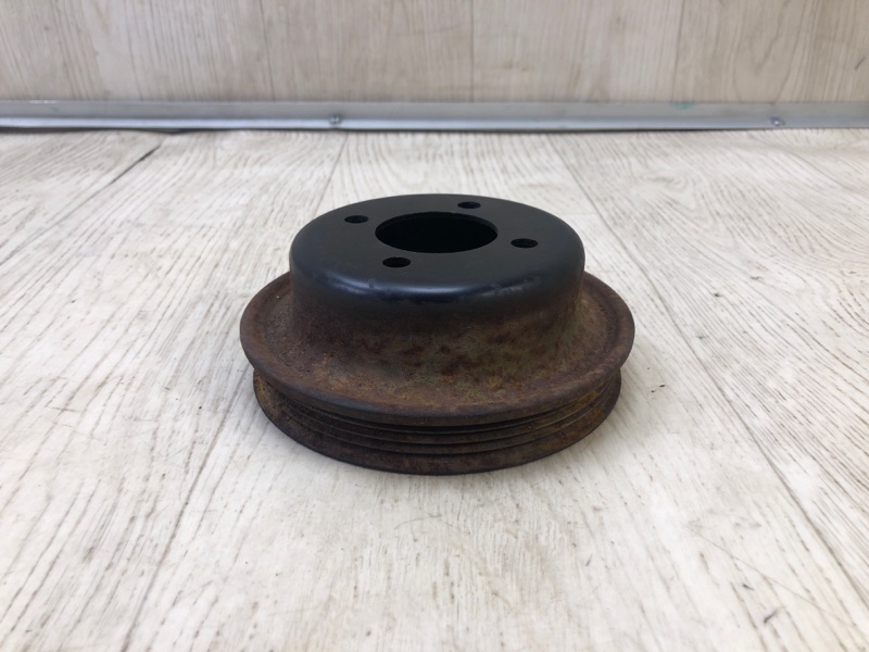 Шків помпи TOYOTA LAND CRUISER 90 96-03 1637265010