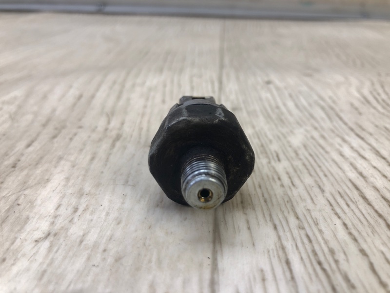 Датчик тиску олії ДВЗ TOYOTA LAND CRUISER 90 96-03 8353030090 — 3