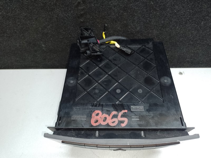 Блок кнопок консолі MERCEDES E-CLASS W211 02-09 A 211 821 87 58 7167 — 2