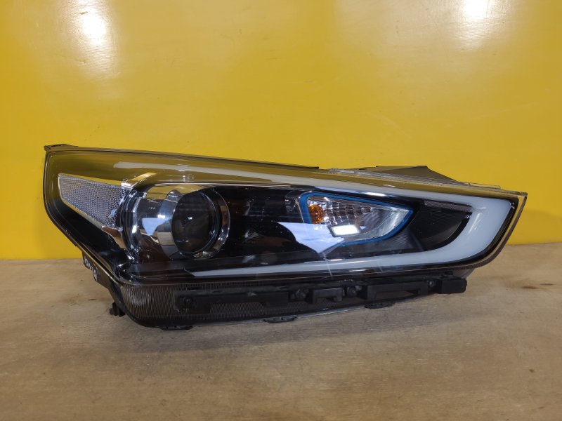 Фара права HYUNDAI IONIQ 19-22 92102-G2120