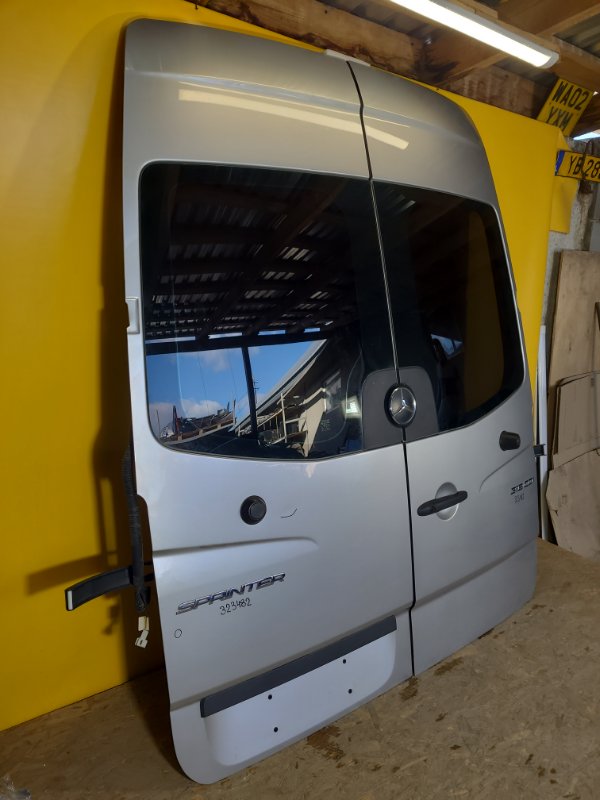 Двері задні MERCEDES SPRINTER  ( B906 ) 06- A 906 740 25 00 — 5