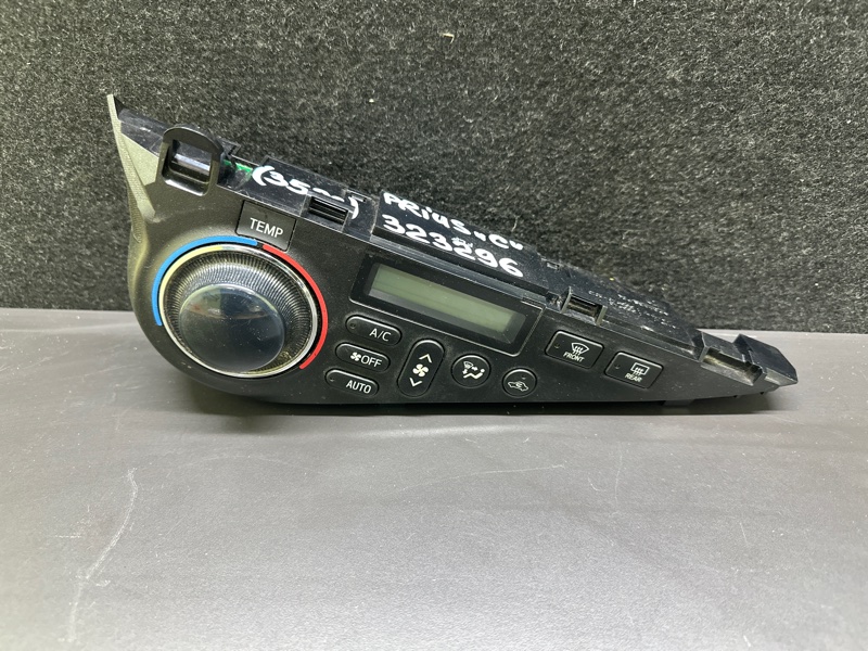 Блок керування піччю TOYOTA PRIUS C/AQUA 11-14 55900-52740 — 2