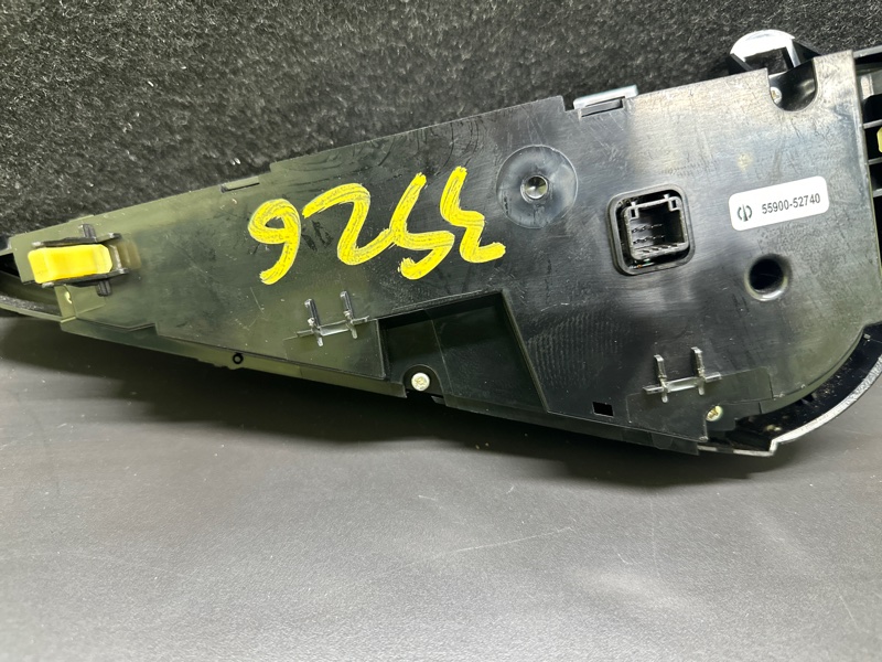 Блок керування піччю TOYOTA PRIUS C/AQUA 11-14 55900-52740 — 4