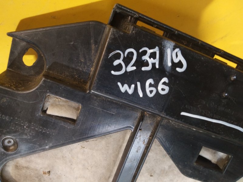 Кронштейн/кріплення заднього бампера праве MERCEDES M-CLASS W166 11-15 A1668801212 — 2