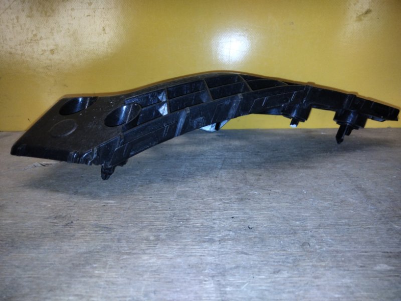 Кронштейн/кріплення переднього бампера праве TOYOTA AURIS 13-18 5253502050 — 5