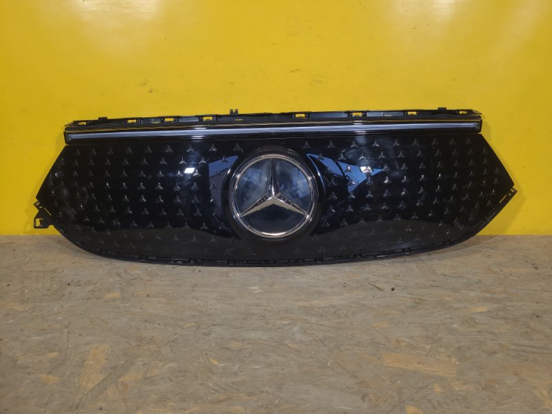 Решітка радіатора MERCEDES EQB (X243) 21-23 A2438885700