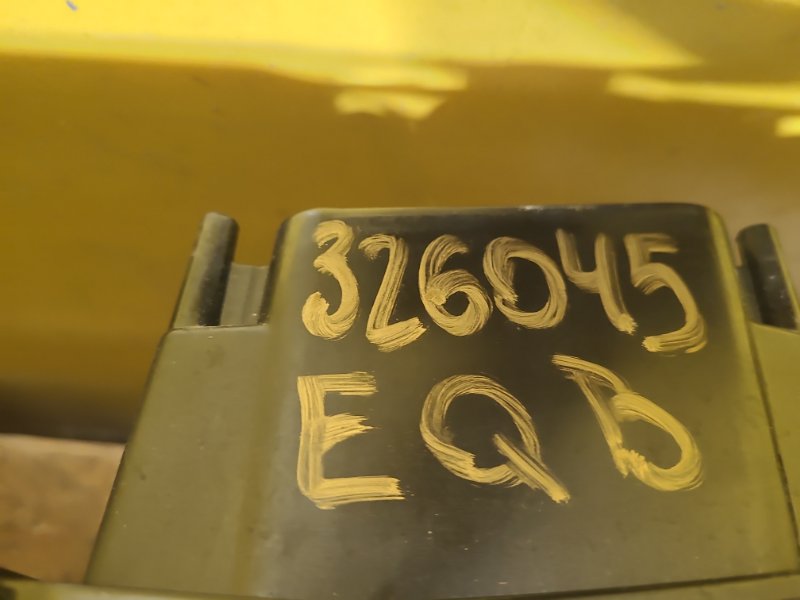 Решітка радіатора MERCEDES EQB (X243) 21-23 A2438885700 — 2