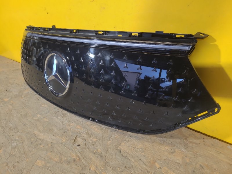 Решітка радіатора MERCEDES EQB (X243) 21-23 A2438885700 — 3
