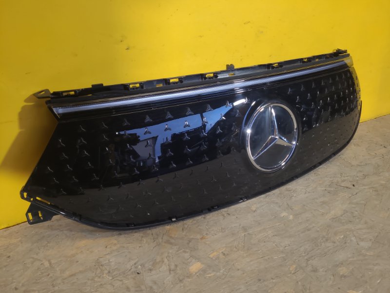 Решітка радіатора MERCEDES EQB (X243) 21-23 A2438885700 — 4