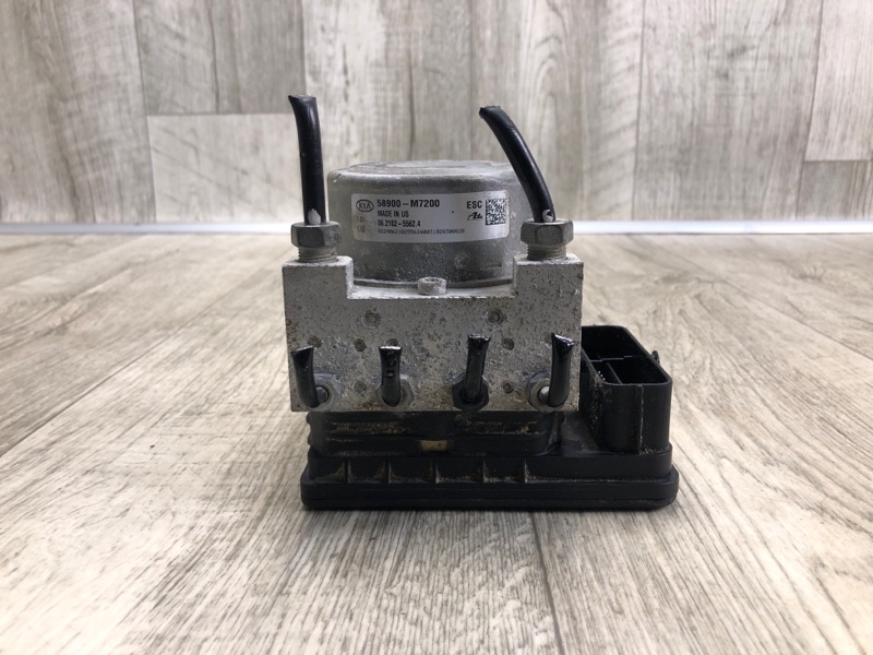 Блок антиблокувальної системи KIA FORTE BD 18-21 58910-M7200 — 2