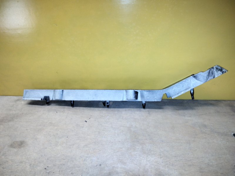 Кронштейн/кріплення переднього бампера праве FORD C-MAX 02-10 3M51R17D958AG — 4