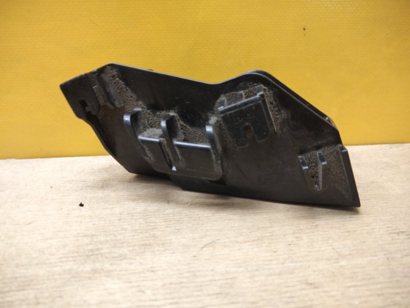 Кронштейн/кріплення заднього бампера ліве TOYOTA AURIS 13-18 5256302190 — 5