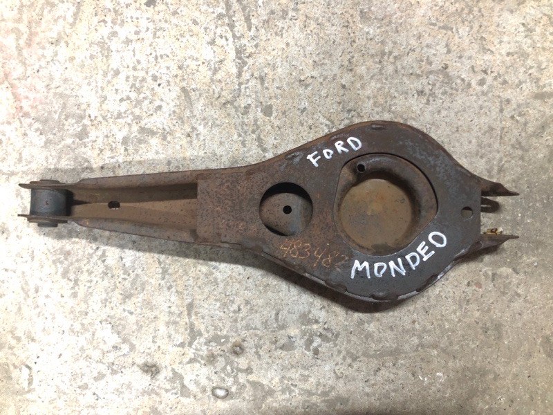 Важіль задньої підвіски нижній поперечний правий FORD MONDEO 00-07 1214290