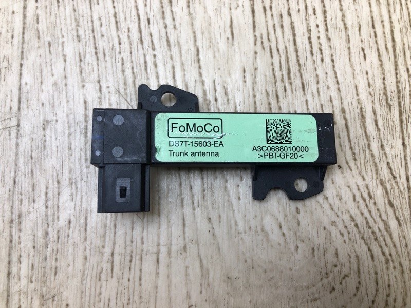 Антена FORD ESCAPE 19 - DS7T-15603-EA