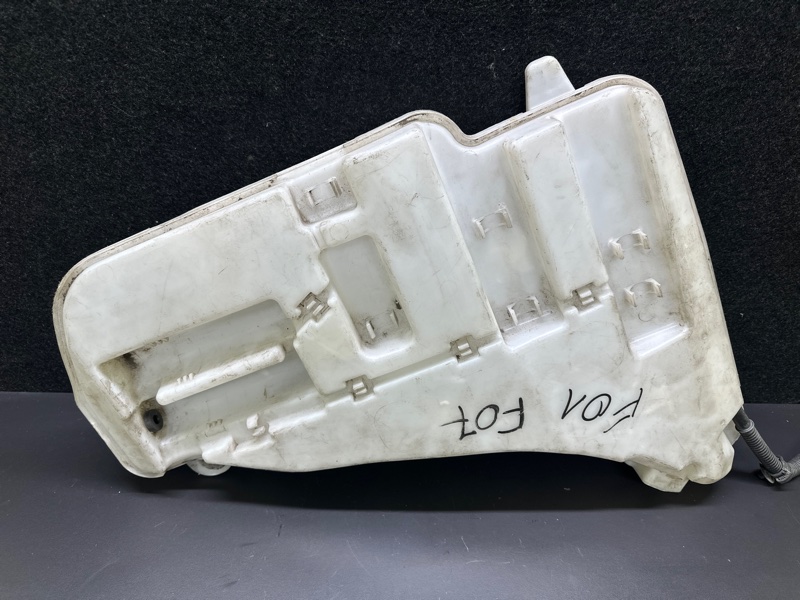 Бачок омивача BMW 7 SERIES (F01-F04) 08-15 61 66 7 269 667 — 3