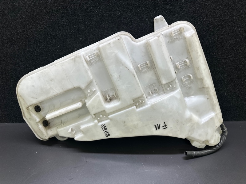 Бачок омивача BMW 5 SERIES 10-17 61 66 7 269 669 — 3