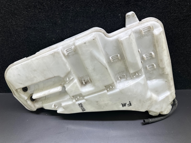 Бачок омивача BMW 5 SERIES 10-17 61 66 7 269 669 — 4