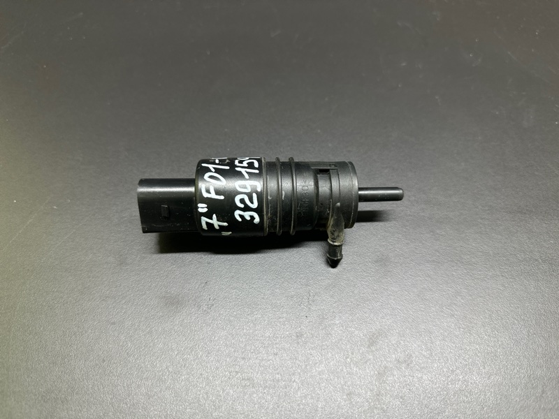 Насос омивача скла BMW 7 SERIES (F01-F04) 08-15 67 12 6 934 160